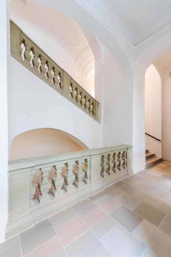 Petra Inn Apartments In Historical Palace Bratislava Extérieur photo