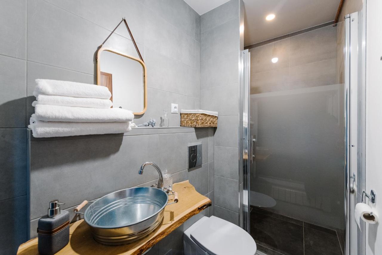 Petra Inn Apartments In Historical Palace Bratislava Extérieur photo