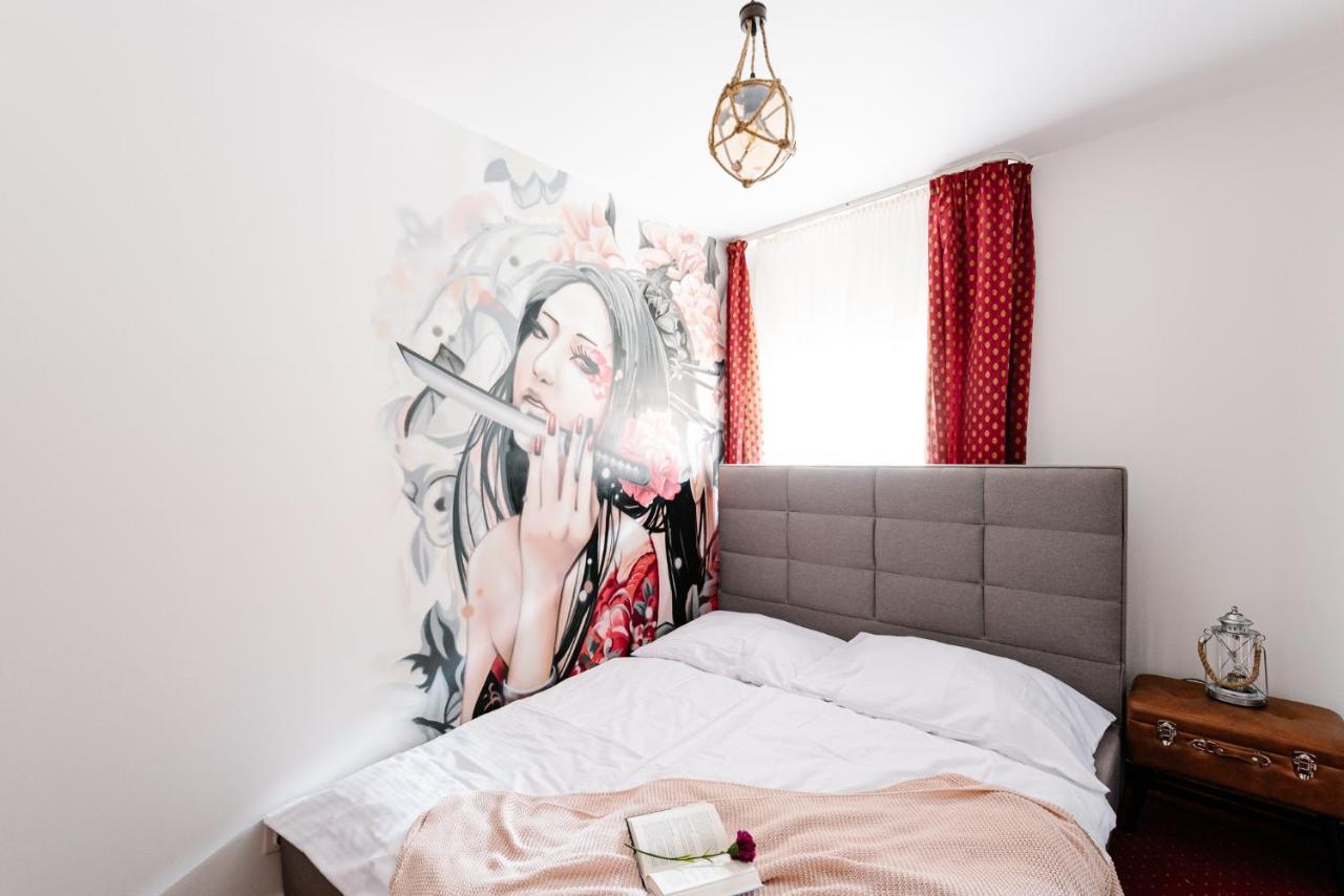 Petra Inn Apartments In Historical Palace Bratislava Extérieur photo