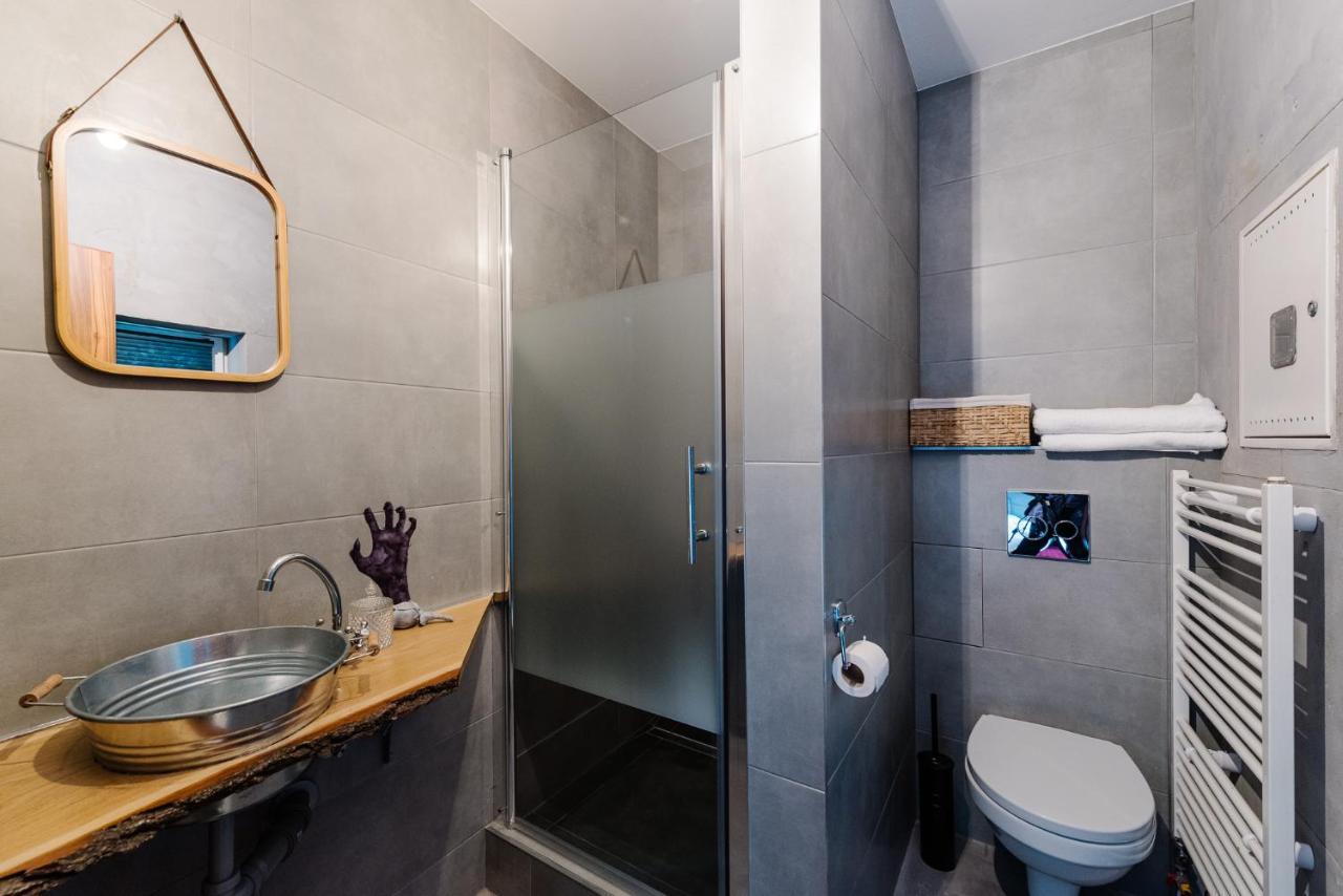 Petra Inn Apartments In Historical Palace Bratislava Extérieur photo