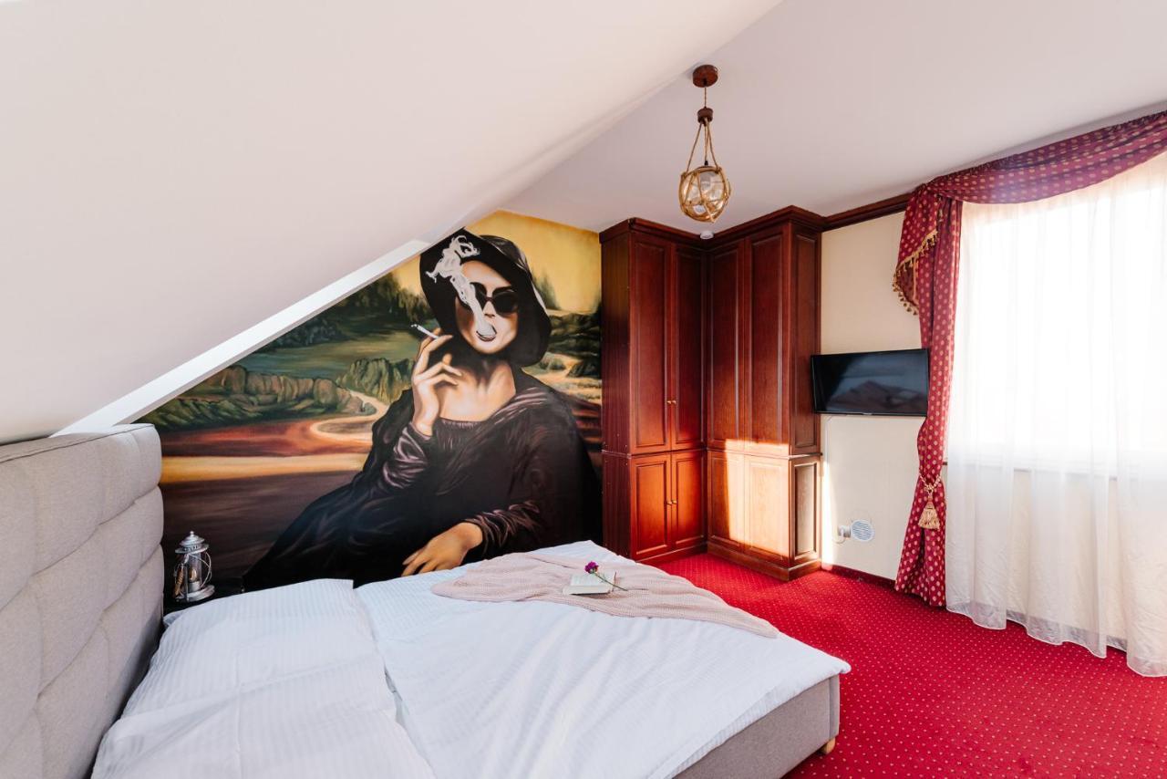 Petra Inn Apartments In Historical Palace Bratislava Extérieur photo