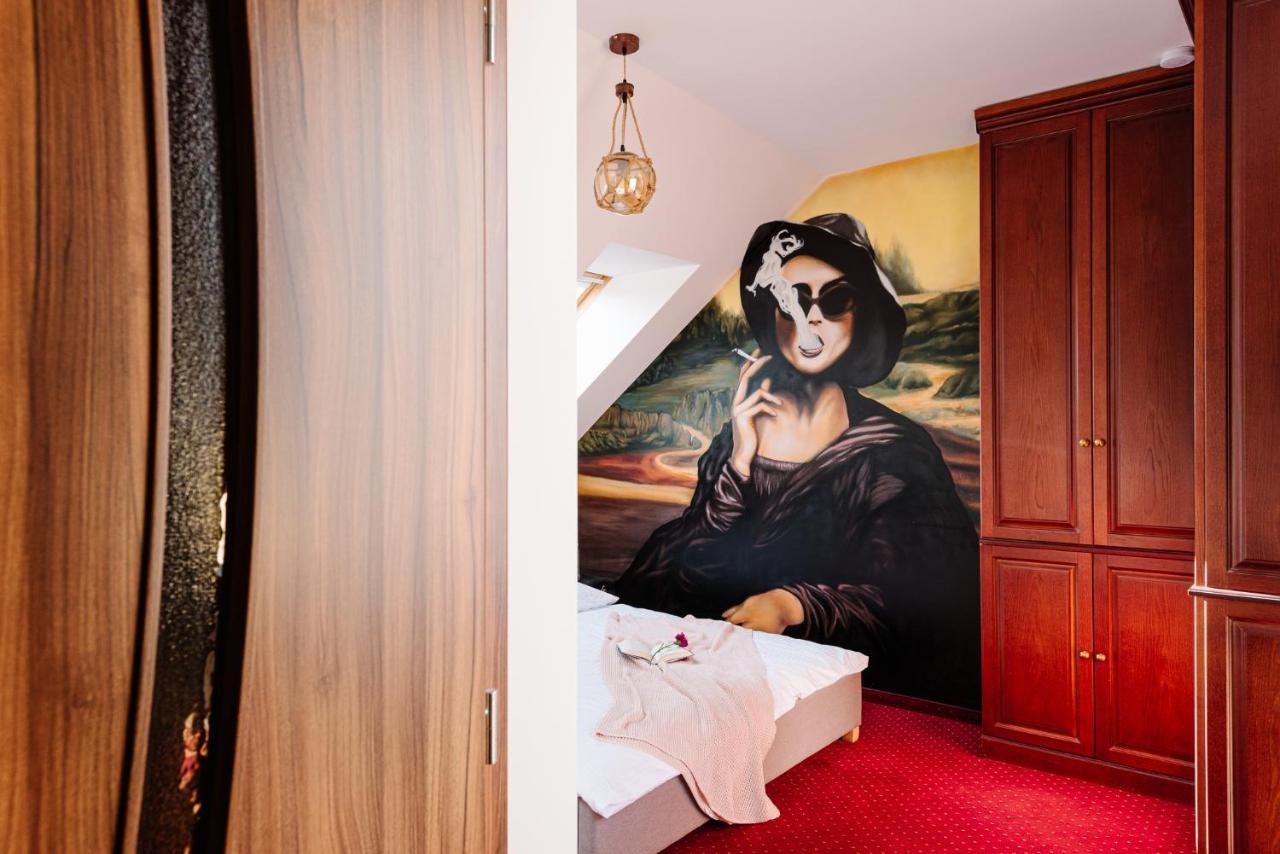 Petra Inn Apartments In Historical Palace Bratislava Extérieur photo